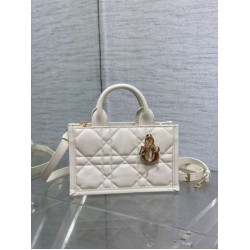 Miglior Falso Dior Mini Book Tote Bag con Tracolla Bianca Macrocannage Pelle di Vitello Economiche Premium