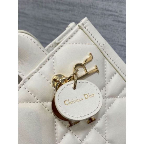 Miglior Falso Dior Mini Book Tote Bag con Tracolla Bianca Macrocannage Pelle di Vitello Economiche Premium
