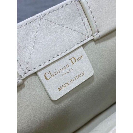 Miglior Falso Dior Mini Book Tote Bag con Tracolla Bianca Macrocannage Pelle di Vitello Economiche Premium