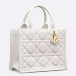 Miglior Falso Borsa Dior piccola book tote con tracolla Pelle di vitello macrocannage bianca Economiche Premium