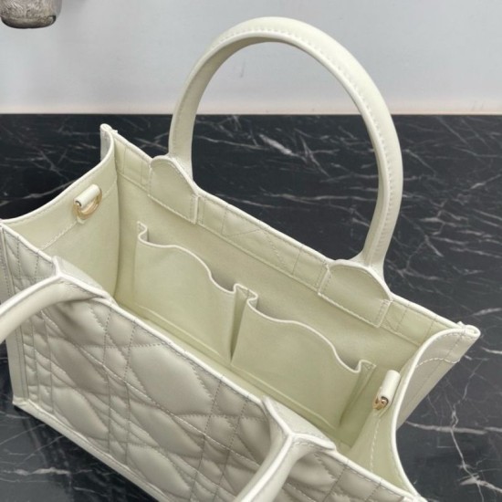 Miglior Falso Borsa Dior piccola book tote con tracolla Pelle di vitello macrocannage bianca Economiche Premium