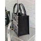 Replica perfetta Borsa Dior piccola Book Tote con tracolla Ricamo Plan de Paris e pelle di vitello nera Imitazione Outlet Online