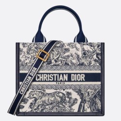 Replica perfetta Dior Small Book Tote Bag con tracolla Toile de Jouy Sauvage Embroidery con pelle di vitello blu Imitazione Outlet Online