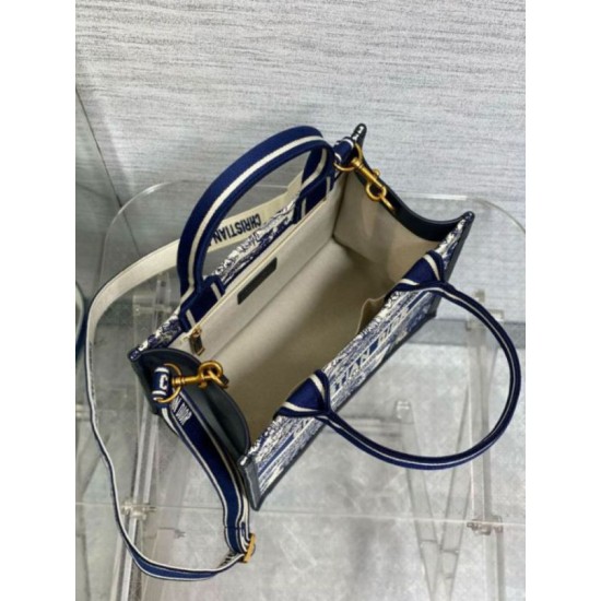 Replica perfetta Dior Small Book Tote Bag con tracolla Toile de Jouy Sauvage Embroidery con pelle di vitello blu Imitazione Outlet Online