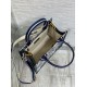 Replica perfetta Dior Small Book Tote Bag con tracolla Toile de Jouy Sauvage Embroidery con pelle di vitello blu Imitazione Outlet Online