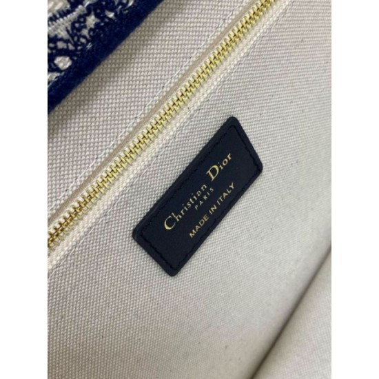 Replica perfetta Dior Small Book Tote Bag con tracolla Toile de Jouy Sauvage Embroidery con pelle di vitello blu Imitazione Outlet Online