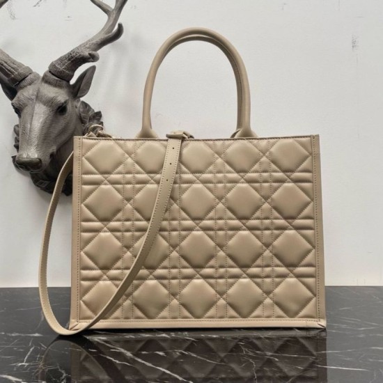 Dior Medium Book Tote Bag con tracolla Beige Macrocannage Replica originale di alta qualità Replica perfetta Dior Medium Book Tote Bag con tracolla Beige Macrocannage Imitazione Outlet Online