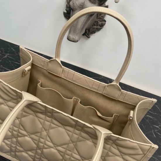 Dior Medium Book Tote Bag con tracolla Beige Macrocannage Replica originale di alta qualità Replica perfetta Dior Medium Book Tote Bag con tracolla Beige Macrocannage Imitazione Outlet Online