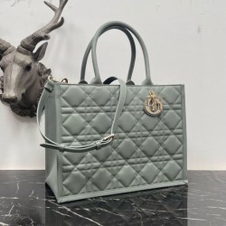 Perfette Qualità Repliche Dior Medium Book Tote Bag con tracolla Grigio Macrocannage Imitazione Miglior Falso Dior Medium Book Tote Bag con tracolla Grigio Macrocannage Economiche Premium