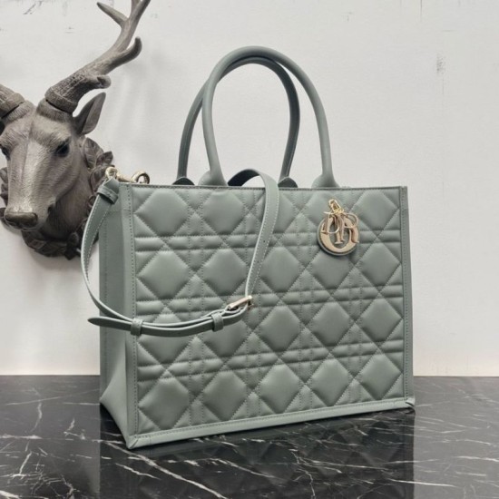Perfette Qualità Repliche Dior Medium Book Tote Bag con tracolla Grigio Macrocannage Imitazione Miglior Falso Dior Medium Book Tote Bag con tracolla Grigio Macrocannage Economiche Premium