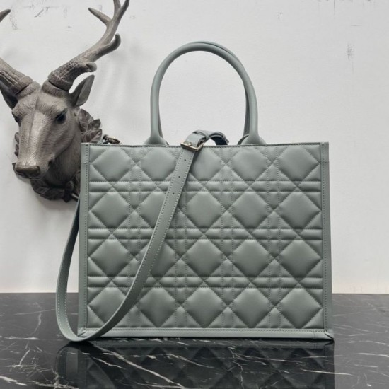 Perfette Qualità Repliche Dior Medium Book Tote Bag con tracolla Grigio Macrocannage Imitazione Miglior Falso Dior Medium Book Tote Bag con tracolla Grigio Macrocannage Economiche Premium