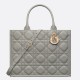 Perfette Qualità Repliche Dior Medium Book Tote Bag con tracolla Grigio Macrocannage Imitazione Miglior Falso Dior Medium Book Tote Bag con tracolla Grigio Macrocannage Economiche Premium