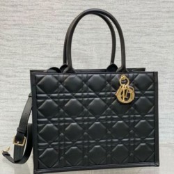 Miglior Falso Borsa tote Dior media a libro con tracolla Pelle di vitello macrocannage nera Economiche Premium