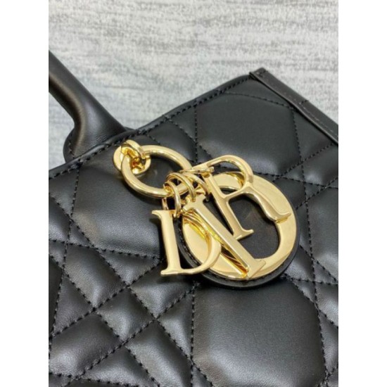 Miglior Falso Borsa tote Dior media a libro con tracolla Pelle di vitello macrocannage nera Economiche Premium