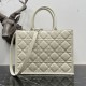 Miglior Falso Borsa tote Dior media a libro con tracolla Pelle di vitello macrocannage bianca Economiche Premium