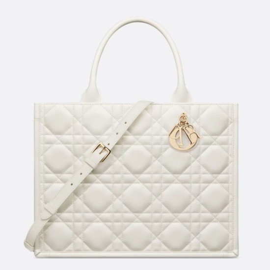 Miglior Falso Borsa tote Dior media a libro con tracolla Pelle di vitello macrocannage bianca Economiche Premium