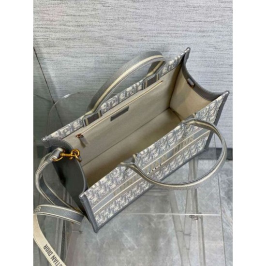 Migliore Repliche Dior Medium Book Tote Bag con tracolla Oblique Embroidery e pelle di vitello grigia Economiche Outlet Online