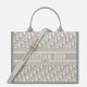 Migliore Repliche Dior Medium Book Tote Bag con tracolla Oblique Embroidery e pelle di vitello grigia Economiche Outlet Online