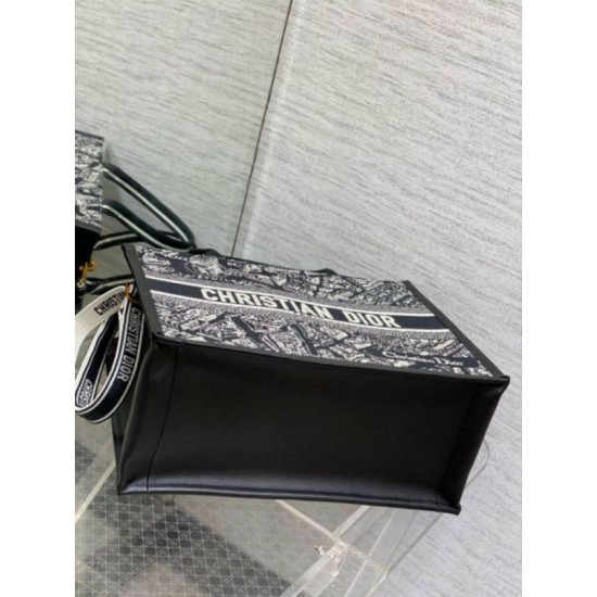 Migliore Replica Dior Medium Book Tote Bag con tracolla Plan de Paris Embroidery e pelle di vitello nera Imitazioni Outlet Italia Migliore Repliche Dior Medium Book Tote Bag con tracolla Plan de Paris Embroidery e pelle di vitello nera Economiche Outlet Online