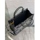Migliore Replica Dior Medium Book Tote Bag con tracolla Plan de Paris Embroidery e pelle di vitello nera Imitazioni Outlet Italia Migliore Repliche Dior Medium Book Tote Bag con tracolla Plan de Paris Embroidery e pelle di vitello nera Economiche Outlet Online