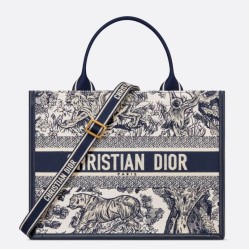 Perfette Qualità Repliche Dior Media Book Tote Bag con Tracolla Blu Ricamo Toile de Jouy Sauvage Imitazione