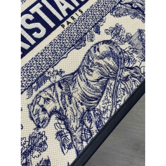 Perfette Qualità Repliche Dior Media Book Tote Bag con Tracolla Blu Ricamo Toile de Jouy Sauvage Imitazione