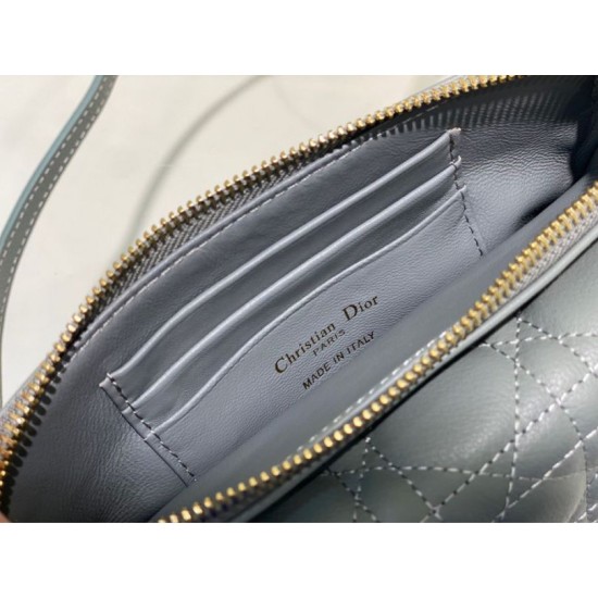 Migliore Repliche Pouch Dior Caro In pelle di vitello Cannage blu nuvola Economiche Outlet Online