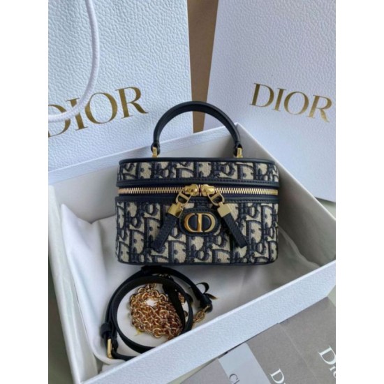 Repliche Dior 30 Montaigne Mini Vanity Case Blu Oblique Jacquard Imitazioni Premium Migliore Repliche Dior 30 Montaigne Mini Vanity Case Blu Oblique Jacquard Economiche Outlet Online