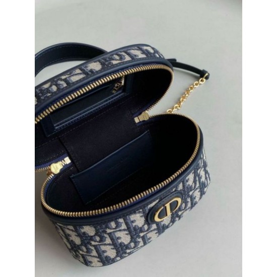 Repliche Dior 30 Montaigne Mini Vanity Case Blu Oblique Jacquard Imitazioni Premium Migliore Repliche Dior 30 Montaigne Mini Vanity Case Blu Oblique Jacquard Economiche Outlet Online