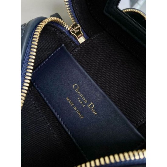 Repliche Dior 30 Montaigne Mini Vanity Case Blu Oblique Jacquard Imitazioni Premium Migliore Repliche Dior 30 Montaigne Mini Vanity Case Blu Oblique Jacquard Economiche Outlet Online