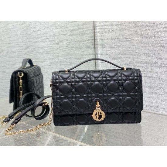 Miglior Falso Borsa Dior Miss Dior con manico superiore Pelle di agnello Cannage nera Economiche Premium