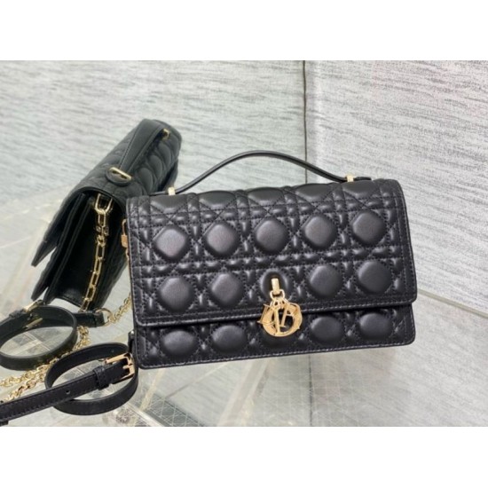 Miglior Falso Borsa Dior Miss Dior con manico superiore Pelle di agnello Cannage nera Economiche Premium