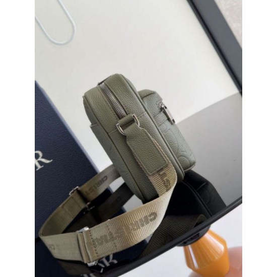 Perfette Qualità Repliche Dior Rider 2.0 Borsa a tracolla con cerniera Khaki Gravity Imitazione Migliore Repliche Dior Rider 2.0 Borsa a tracolla con cerniera Khaki Gravity Economiche Outlet Online