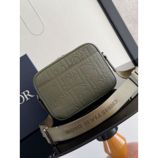Perfette Qualità Repliche Dior Rider 2.0 Borsa a tracolla con cerniera Khaki Gravity Imitazione Migliore Repliche Dior Rider 2.0 Borsa a tracolla con cerniera Khaki Gravity Economiche Outlet Online