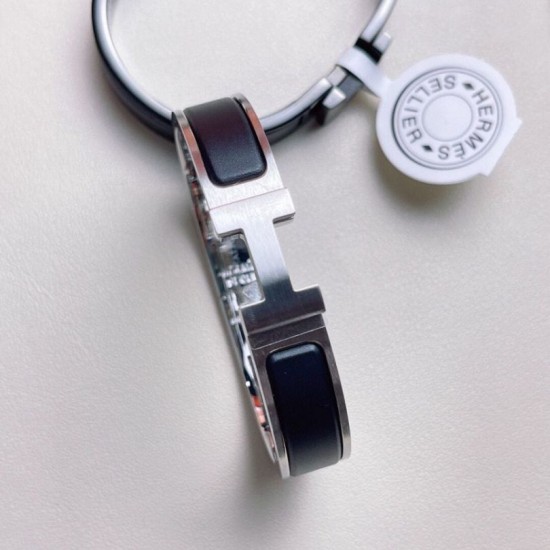 Replica Bracciale Clic HH Hermès in smalto nero imitazione Falso Replica Bracciale Clic HH Hermès in smalto nero imitazione Falso