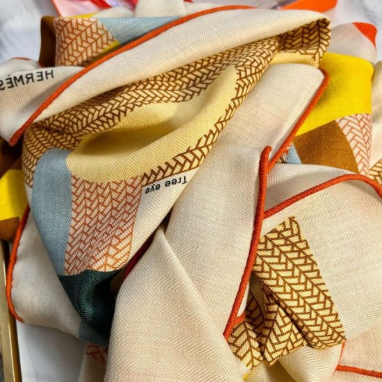 Replica Hermes Beige Il mio primo scialle galoppo 140 imitazione Falso