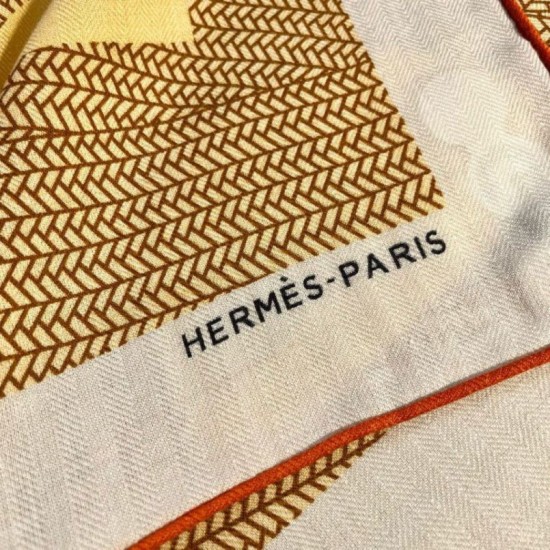 Replica Hermes Beige Il mio primo scialle galoppo 140 imitazione Falso