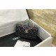 Migliore Repliche Porta cellulare con patta e catena nera AP3575 Economiche Outlet Online