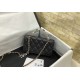 Migliore Repliche Porta cellulare con patta e catena nera AP3575 Economiche Outlet Online