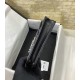 Migliore Repliche Porta cellulare con patta e catena nera AP3575 Economiche Outlet Online