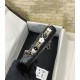 Migliore Repliche Porta cellulare con patta e catena nera AP3575 Economiche Outlet Online