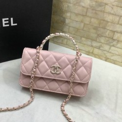 Migliore Repliche Porta cellulare con patta e catena rosa AP3575 Economiche Outlet Online