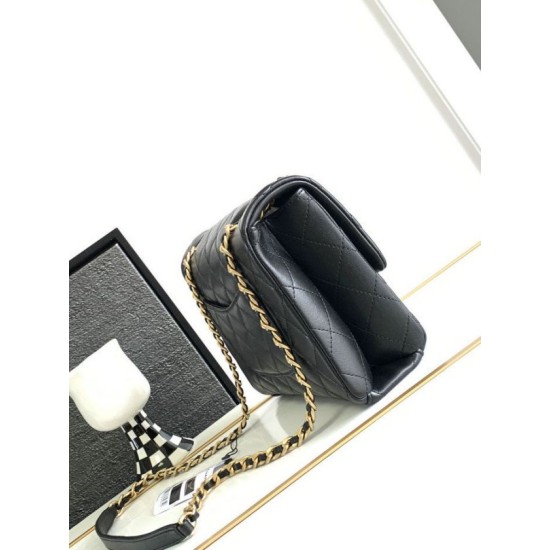 Migliore Repliche Borsa a tracolla con patta in pelle di agnello nera AS3896 Economiche Outlet Online