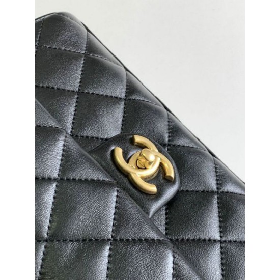 Migliore Repliche Borsa a tracolla con patta in pelle di agnello nera AS3896 Economiche Outlet Online