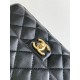 Migliore Repliche Borsa a tracolla con patta in pelle di agnello nera AS3896 Economiche Outlet Online
