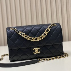 Miglior Falso Borsa a tracolla con patta in pelle di agnello nera AS3897 Economiche Premium