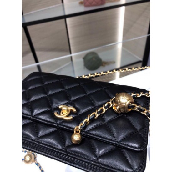 Perfette Qualità Repliche Portafoglio con catena WOC in pelle di agnello AP1450 Nero Imitazione
