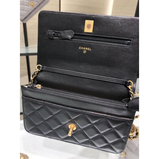 Perfette Qualità Repliche Portafoglio con catena WOC in pelle di agnello AP1450 Nero Imitazione