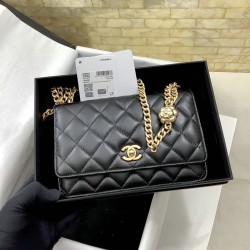 Replica perfetta Portafoglio WOC in pelle di agnello nero AP3297 Imitazione Outlet Online