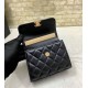 Miglior Falso Mini pochette con manico con catena nera AP2945 Economiche Premium